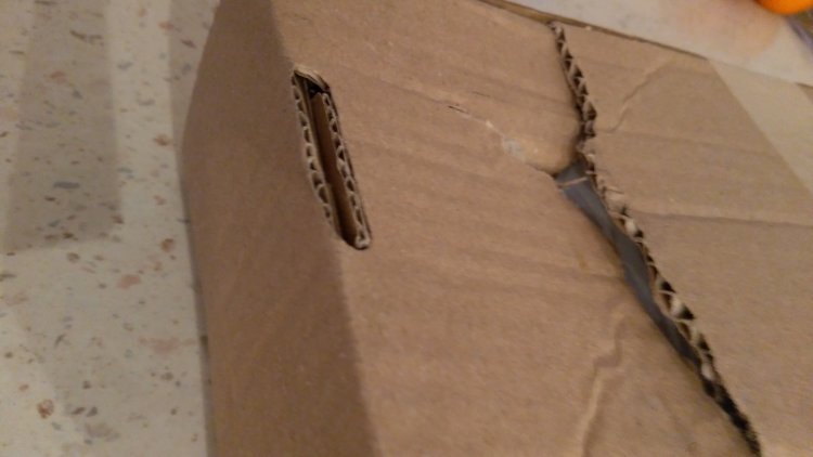 uszkodzona paczka z InPost