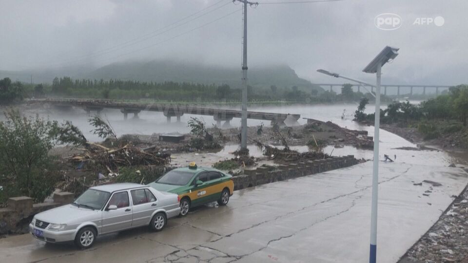 Chiny: co najmniej 11 ofiar śmiertelnych powodzi