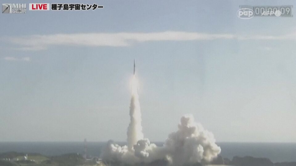 w stronę księżyca