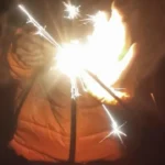 Odpalanie fajerwerków może skończyć się oparzeniem