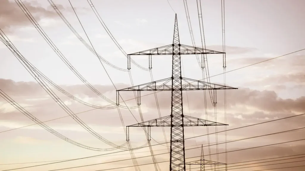 Sejm przyjął ustawę, która zapewni ochronę przed drastycznymi podwyżkami cen energii w Polsce od lipca 2024