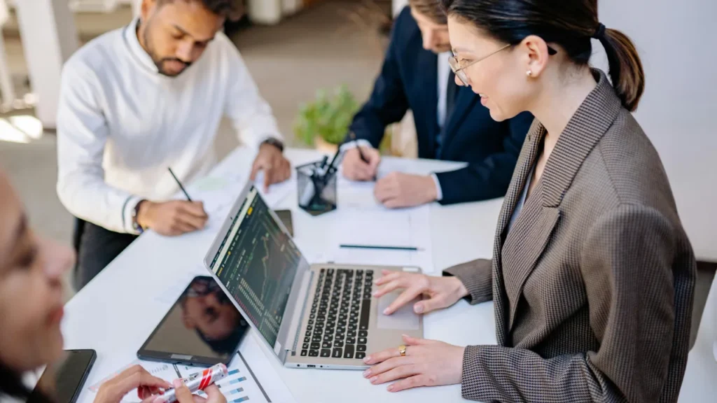 Jaką formę prawną wybrać dla nowej firmy? Sp. z o.o., S.A., czy inna opcja?