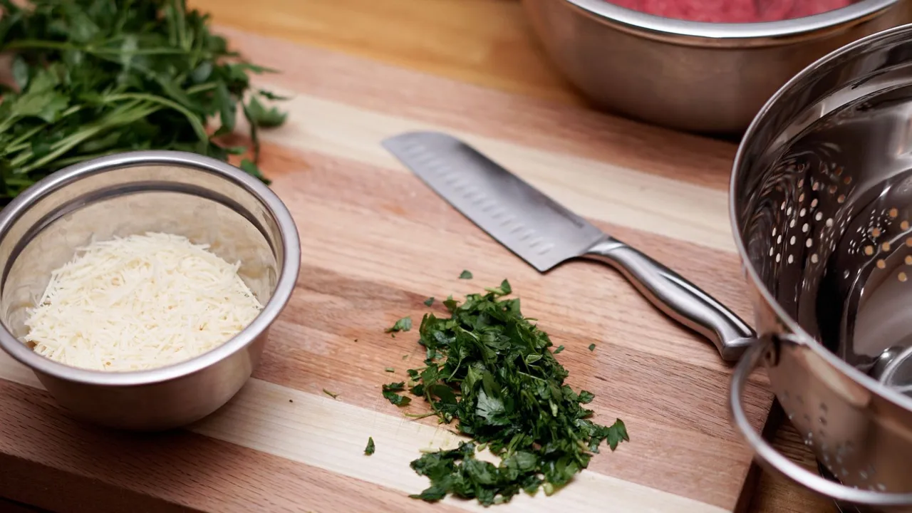 Stal nierdzewna w kuchni – Dlaczego warto ją wybierać?