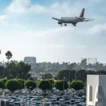 Jak zaplanować parkowanie przy lotnisku Okęcie, żeby uniknąć opóźnień i stresu?